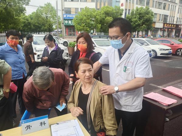 百姓健康系我心，黨員服務(wù)進(jìn)社區(qū)