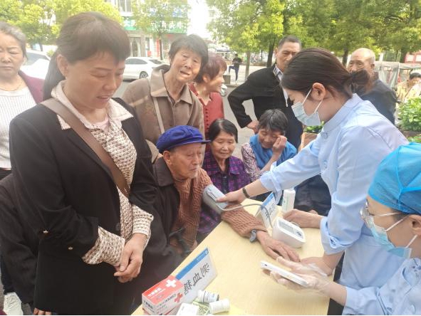 百姓健康系我心，黨員服務(wù)進(jìn)社區(qū)