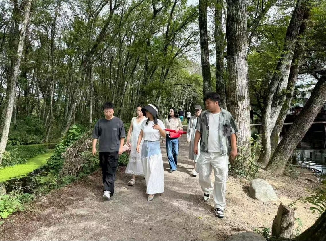 實(shí)地研學(xué)促提升 謀劃發(fā)展啟新程—昱城文旅公司黨支部開(kāi)展“循‘雙村’賦能跡，謀文旅發(fā)展篇”主題黨日活動(dòng)